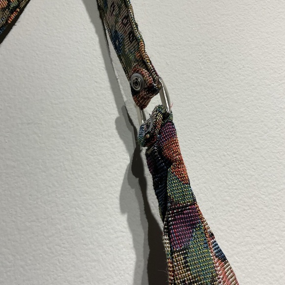 Vintage Tapestry Shoulder Bag Purse With Two Zippered Pouches On Outside - Picture 2 of 6